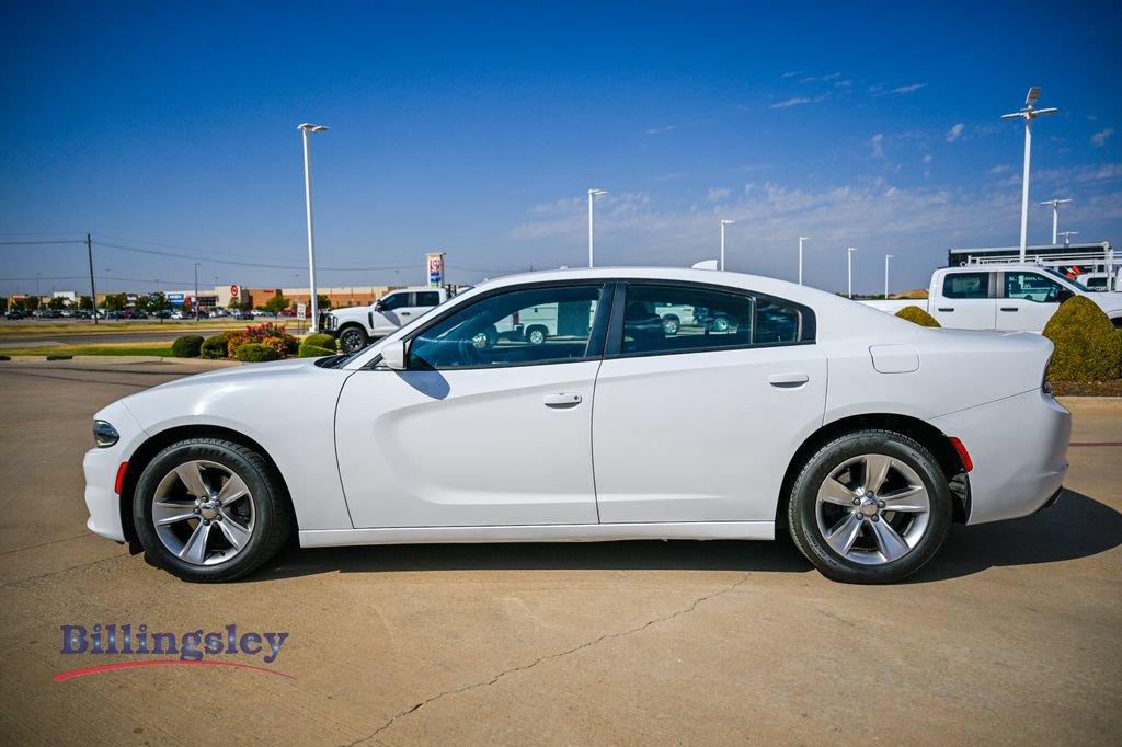 Used 2016 Dodge Charger SXT RWD image 4