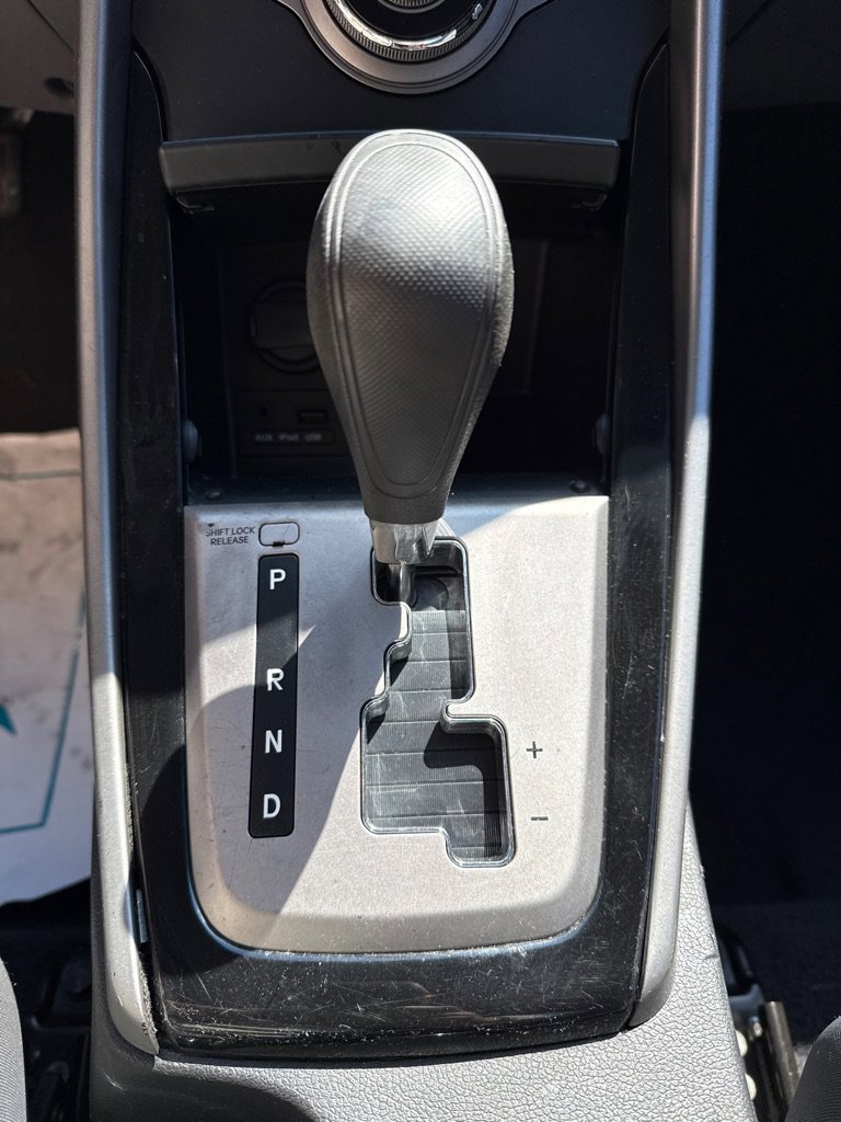 Used 2013 Hyundai Elantra GLS w/ Preferred Pkg FWD image 10