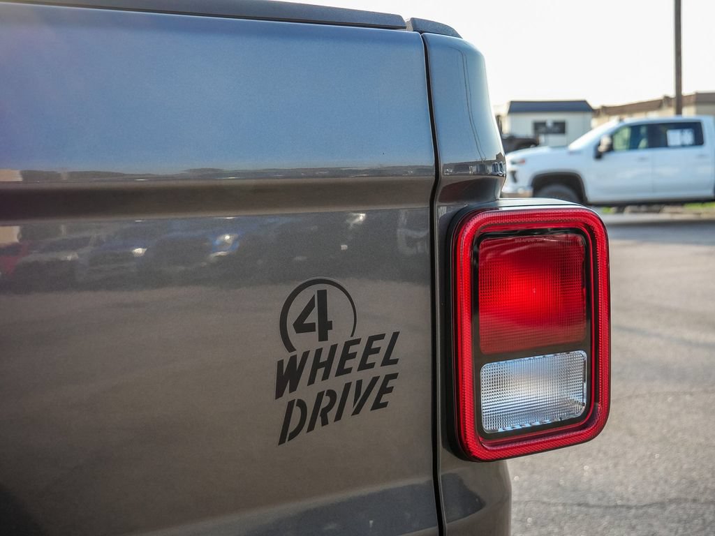 Used 2022 Jeep Gladiator Sport AWD/4WD image 14