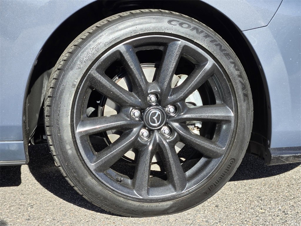 Used 2021 MAZDA MAZDA3 Hatchback w/Premium Plus Pkg image 11