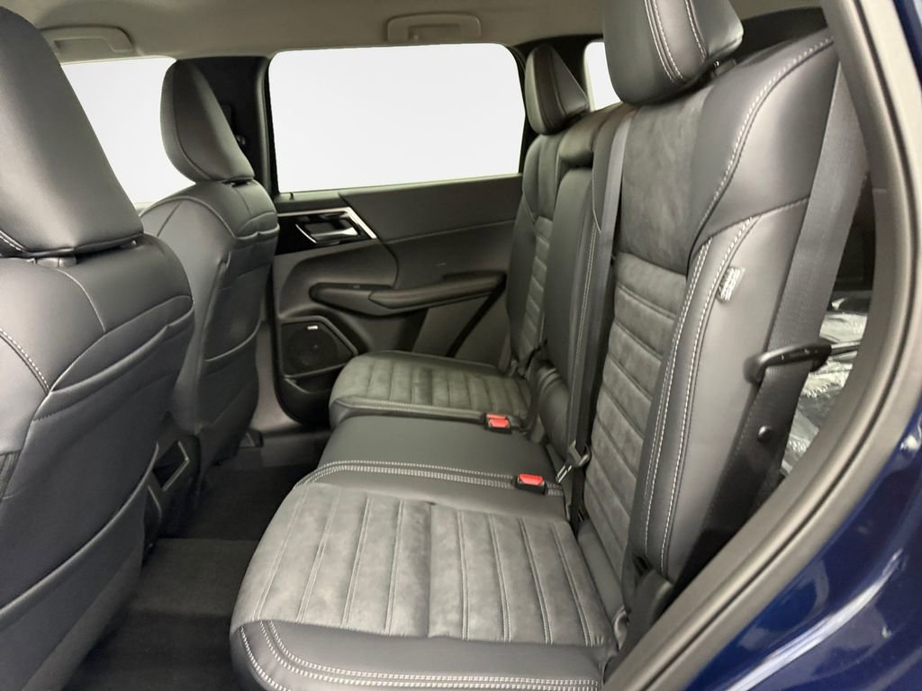 New 2026 Mitsubishi Outlander SE image 23