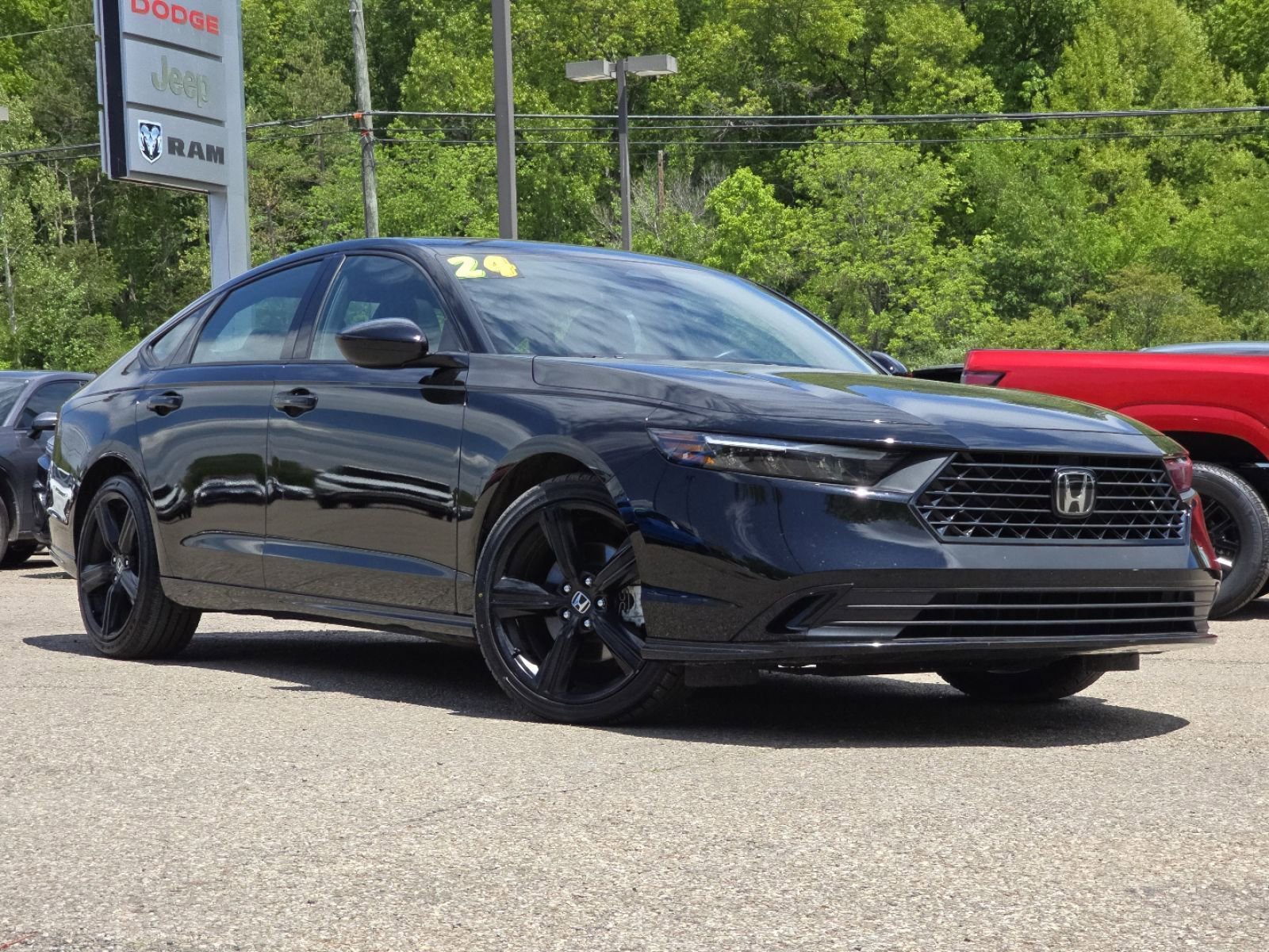 Used 2024 Honda Accord Sport image 2