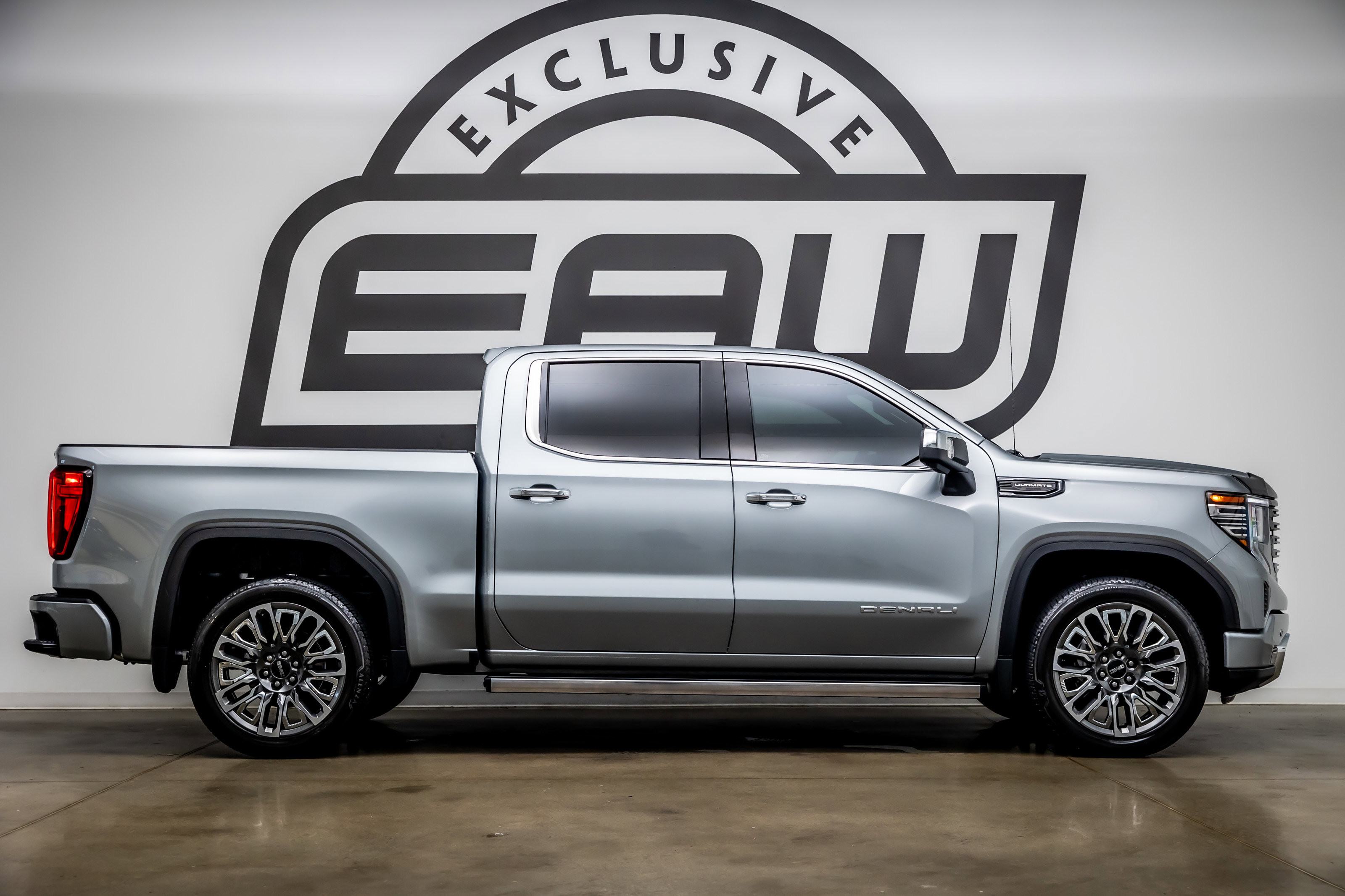 Used 2025 GMC Sierra 1500 Denali Ultimate AWD/4WD image 8
