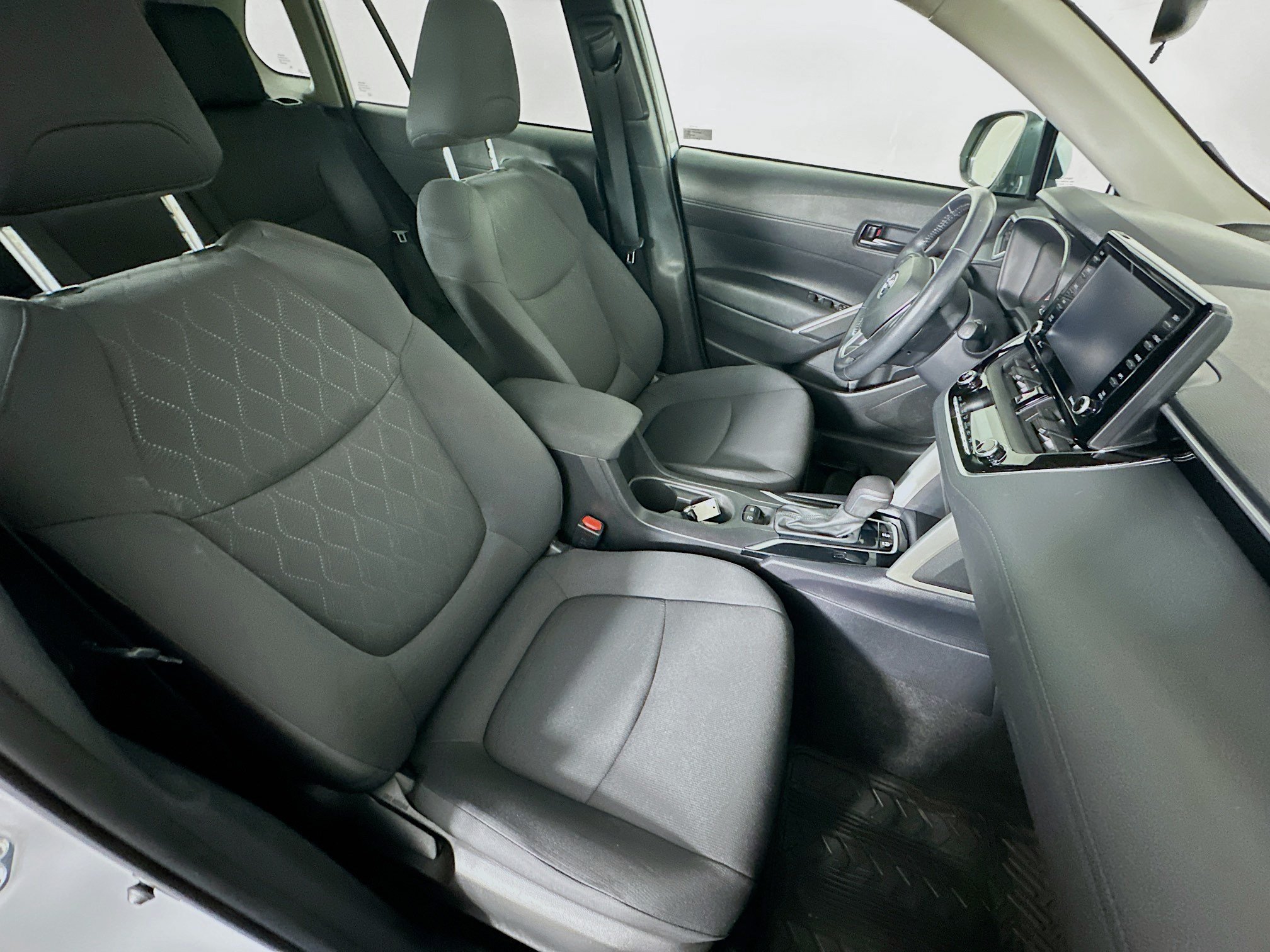 Used 2022 Toyota Corolla Cross LE FWD image 31