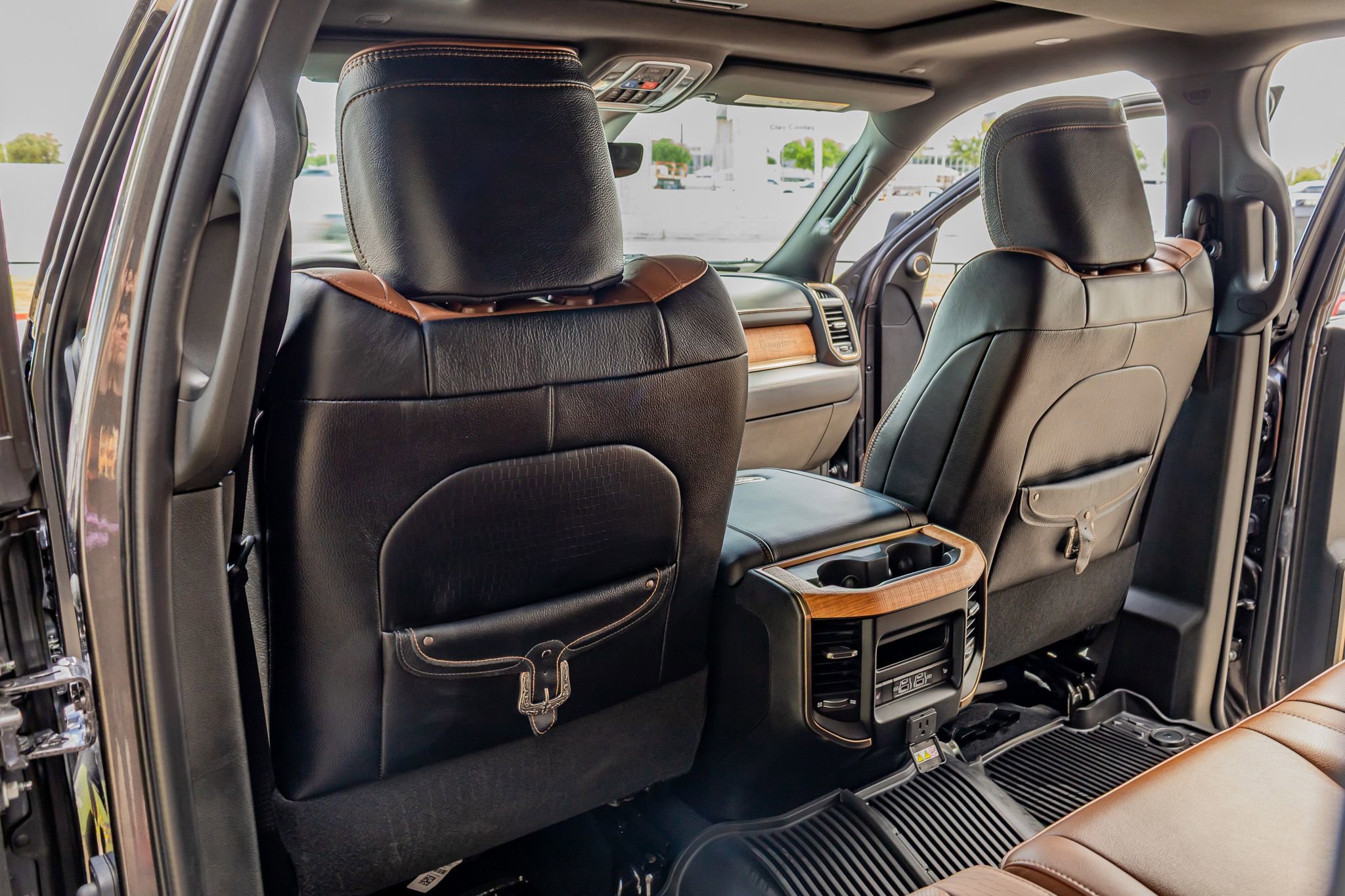 Used 2023 RAM 3500 Limited image 31