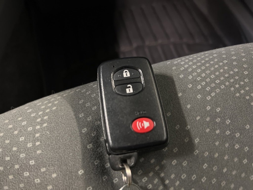 Used 2014 Toyota Prius V Three image 35