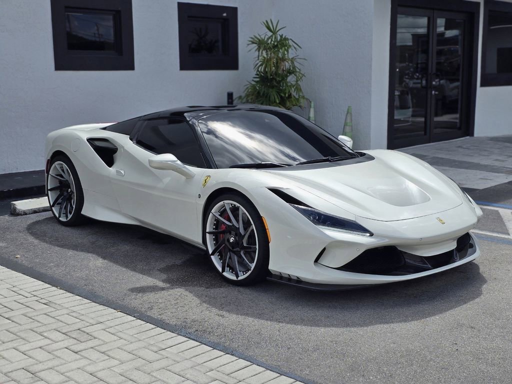 Used 2022 Ferrari F8 Tributo image 2