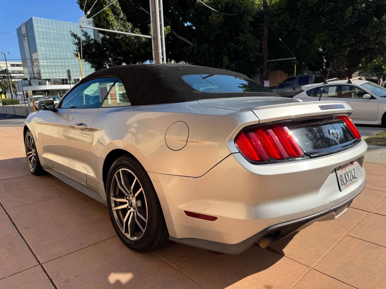 Used 2016 Ford Mustang Premium RWD image 3