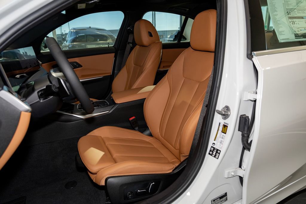 Used 2026 BMW 330i xDrive 330i xDrive w/ Premium Package image 32