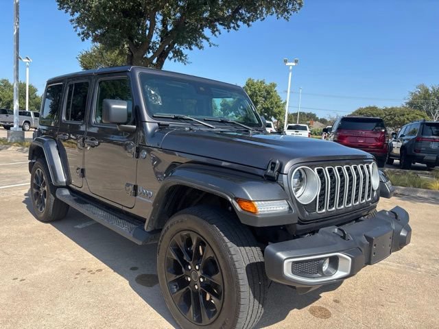 Used 2025 Jeep Wrangler Unlimited Sahara AWD/4WD image 1