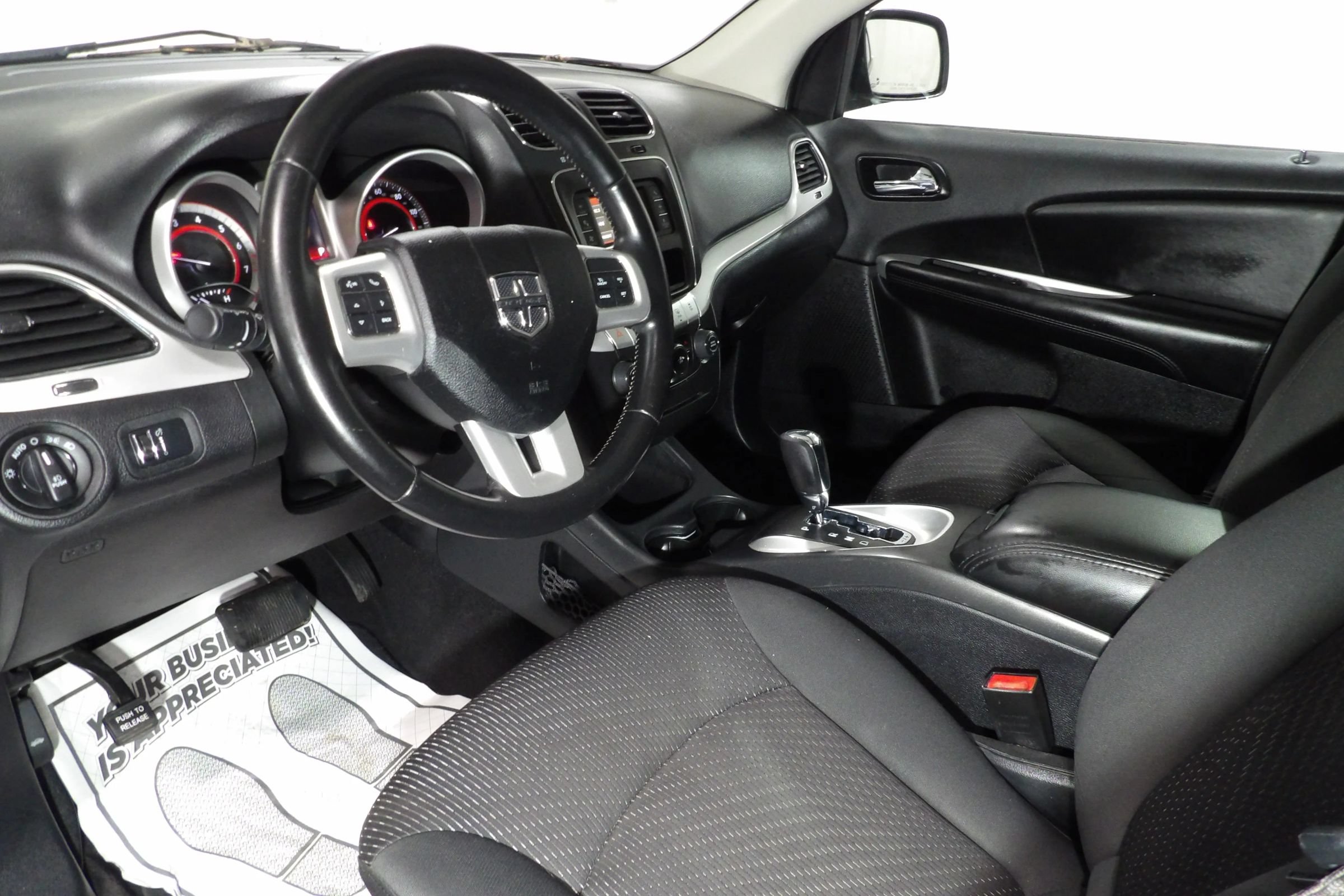 Used 2019 Dodge Journey SE w/ Connectivity Group FWD image 10