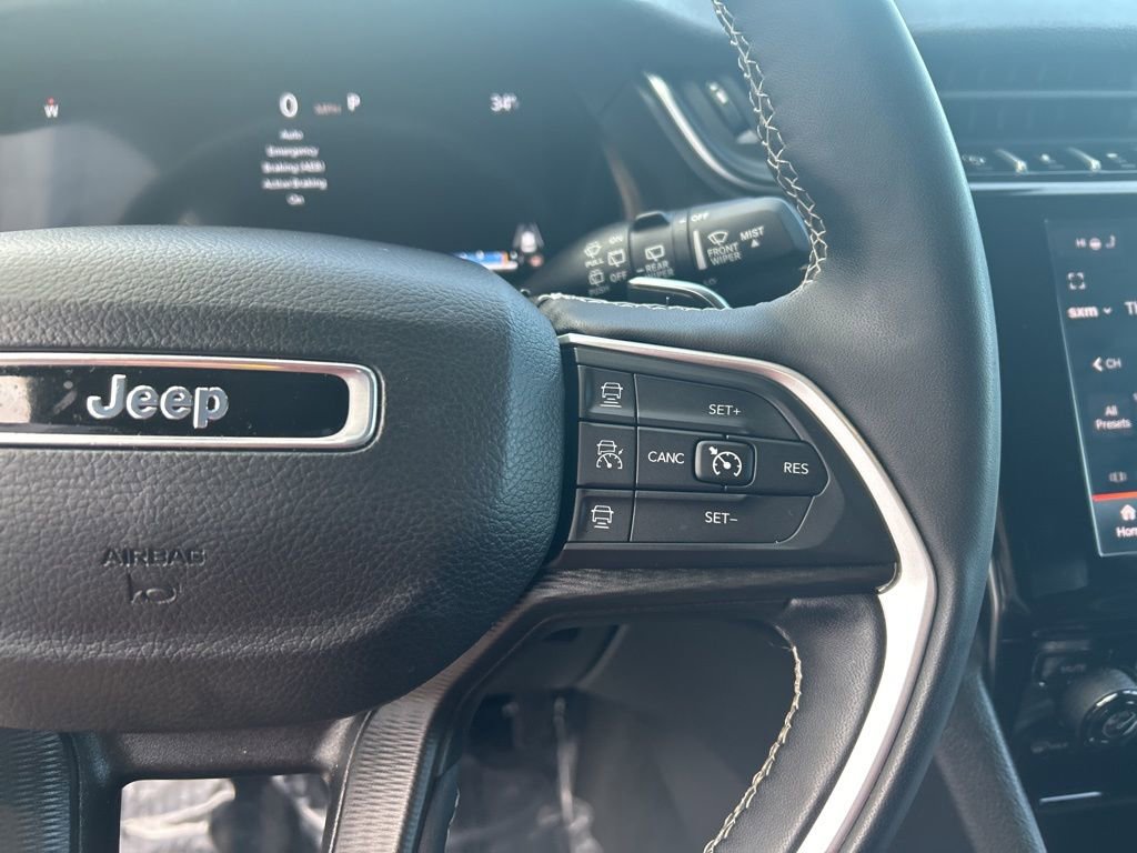 Used 2024 Jeep Grand Cherokee L Laredo image 16