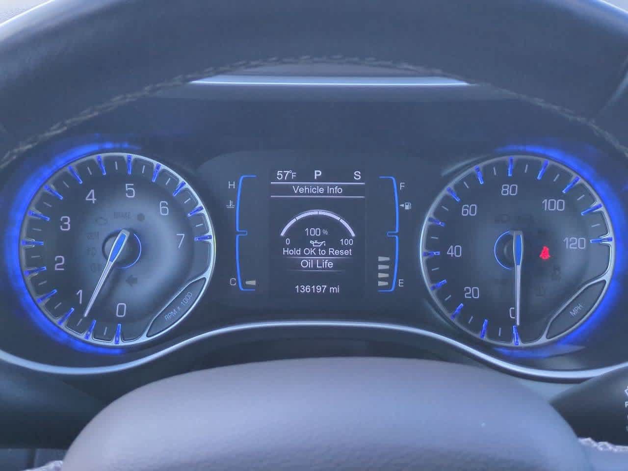 Used 2017 Chrysler Pacifica Touring-L FWD image 30
