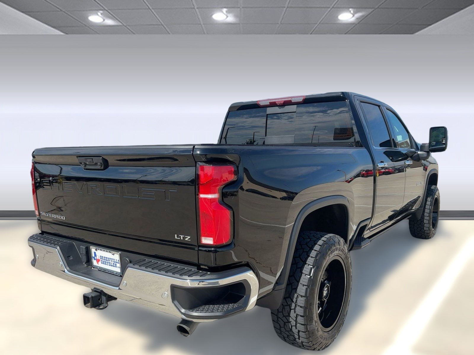 Used 2024 Chevrolet Silverado 2500 LTZ w/ LTZ Plus Package image 9