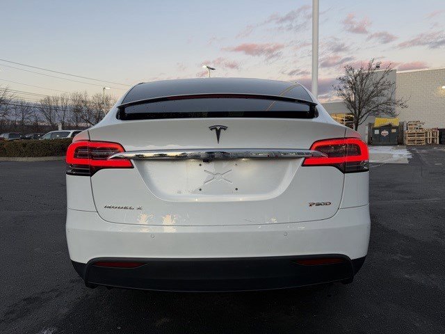 Used 2016 Tesla Model X P90D image 5