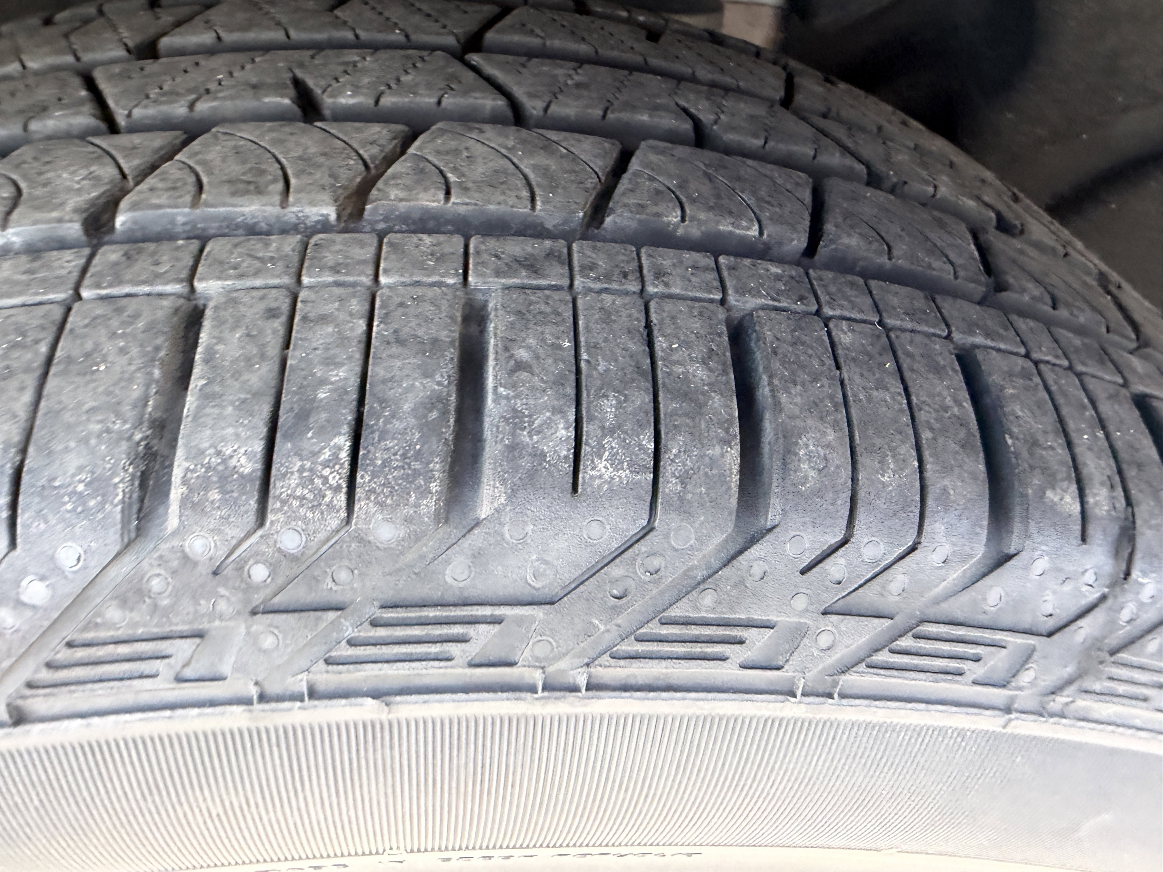 Certified 2023 Volvo XC60 B5 Plus w/ Climate Package FWD image 33