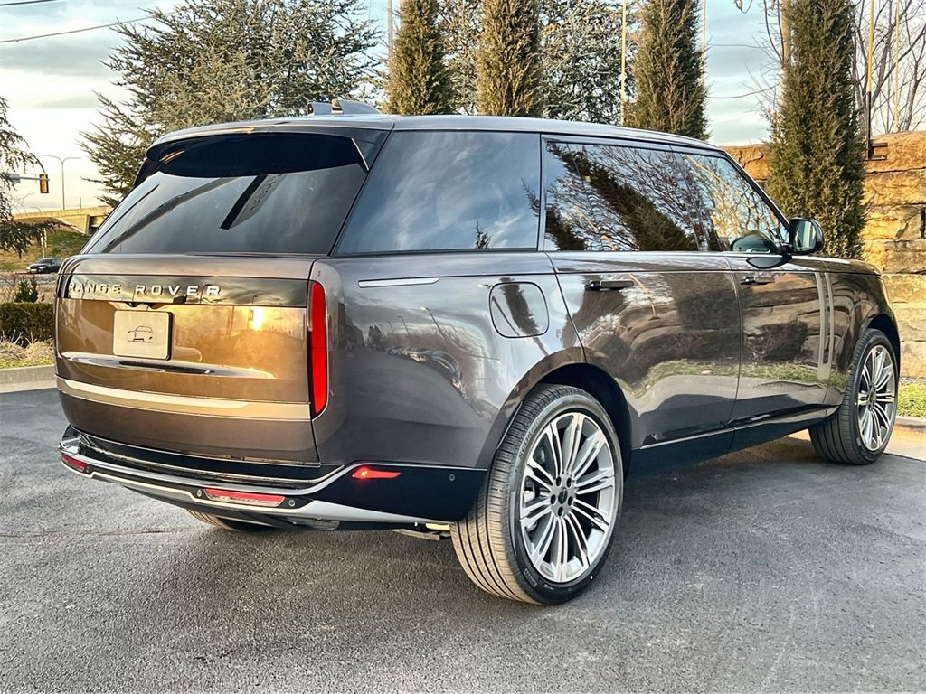 New 2026 Land Rover Range Rover Long Wheelbase SE image 5