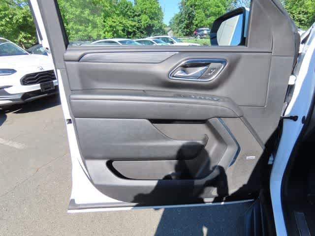 Used 2024 GMC Yukon SLT AWD/4WD image 16