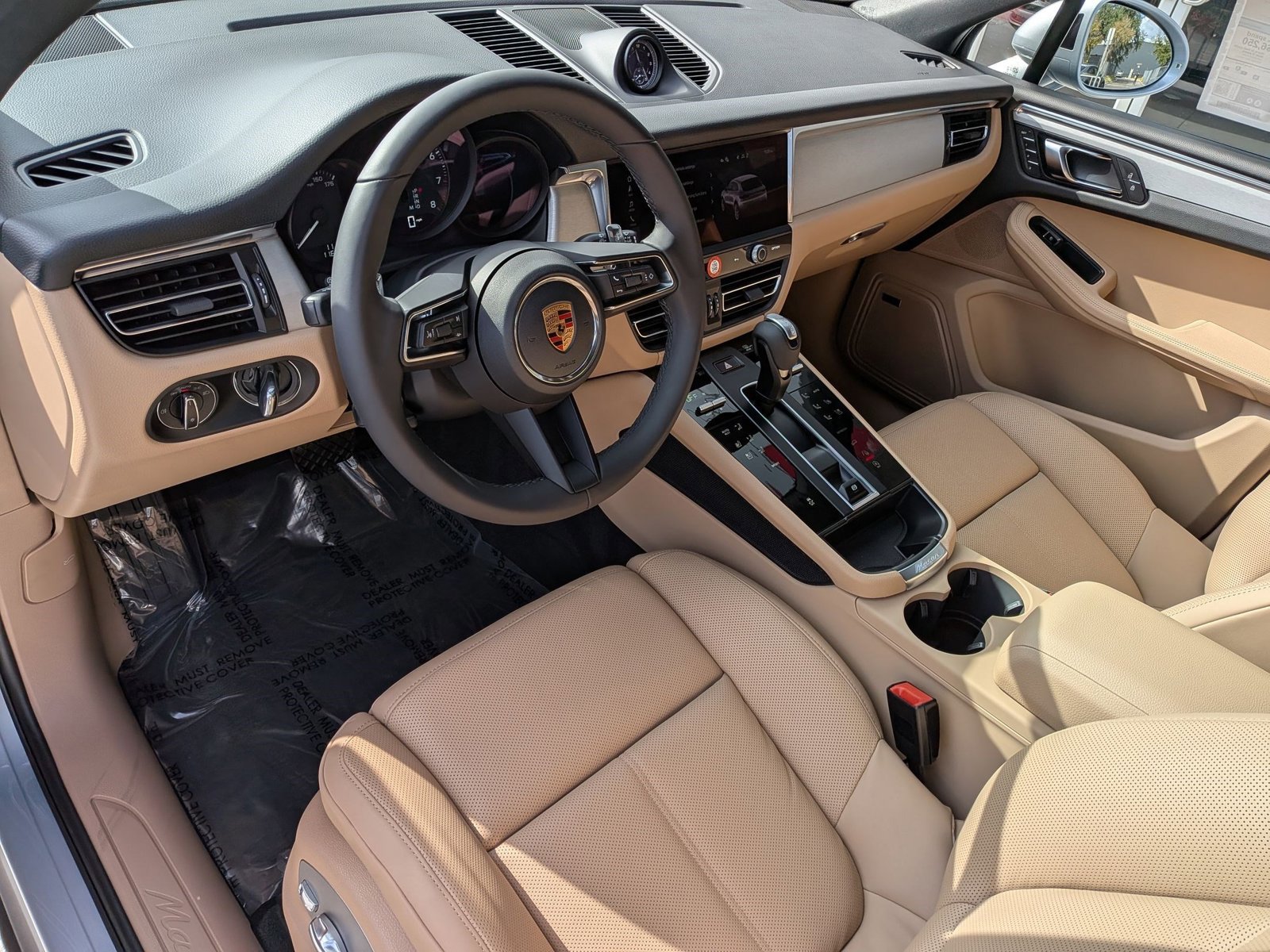 New 2026 Porsche Macan image 4