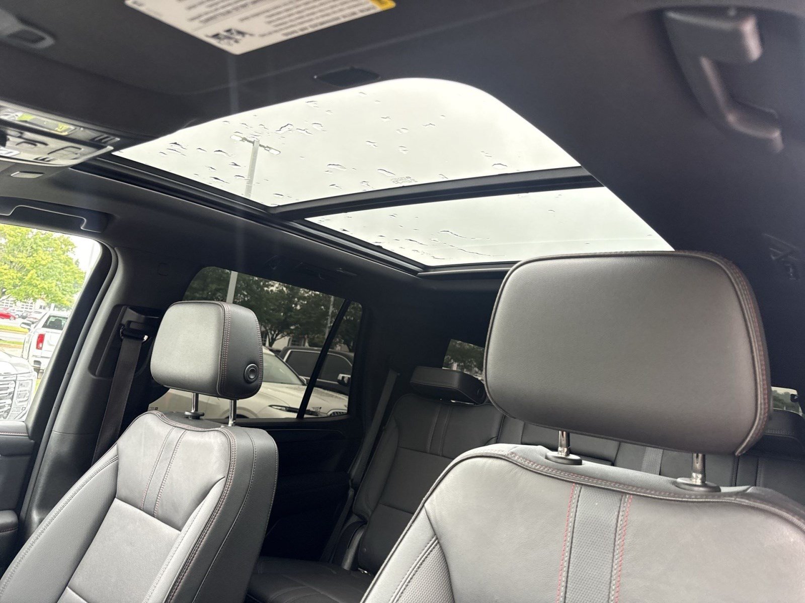 Used 2022 Chevrolet Tahoe RST w/ Luxury Package AWD/4WD image 21