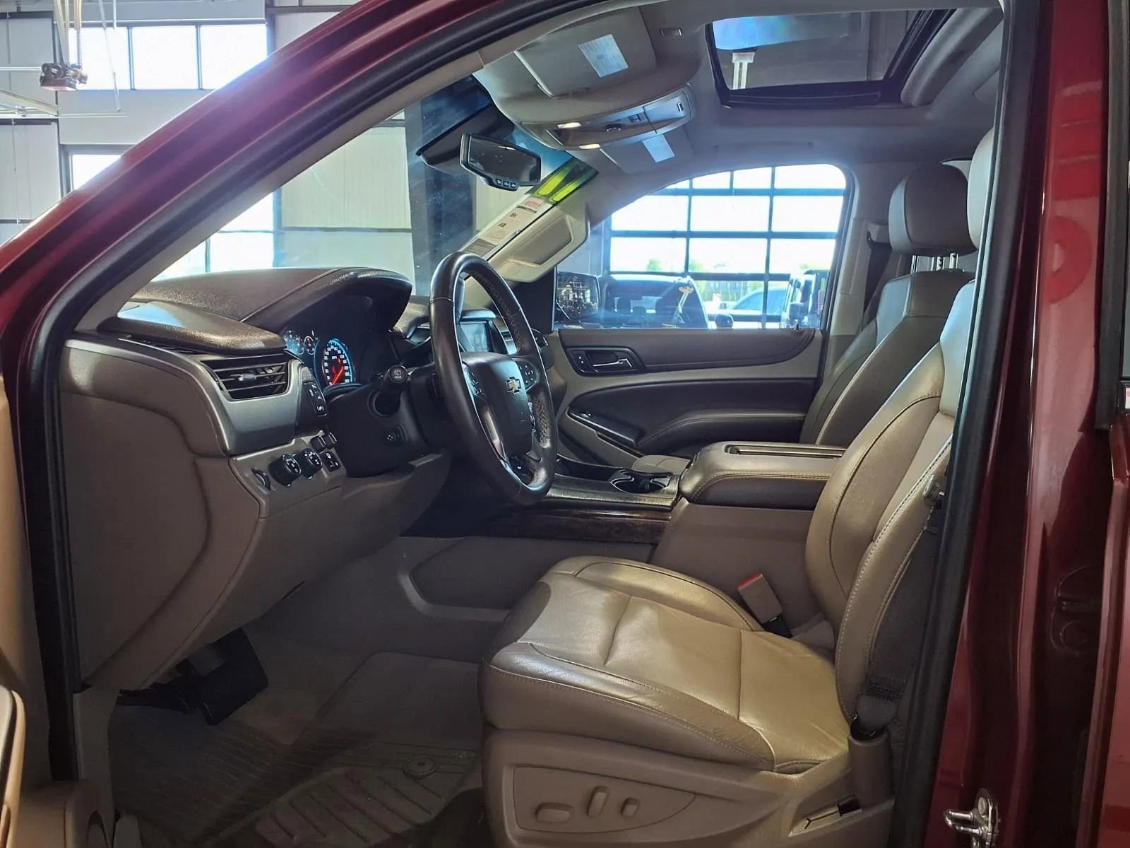 Used 2017 Chevrolet Suburban LT w/ LT Signature Package AWD/4WD image 22