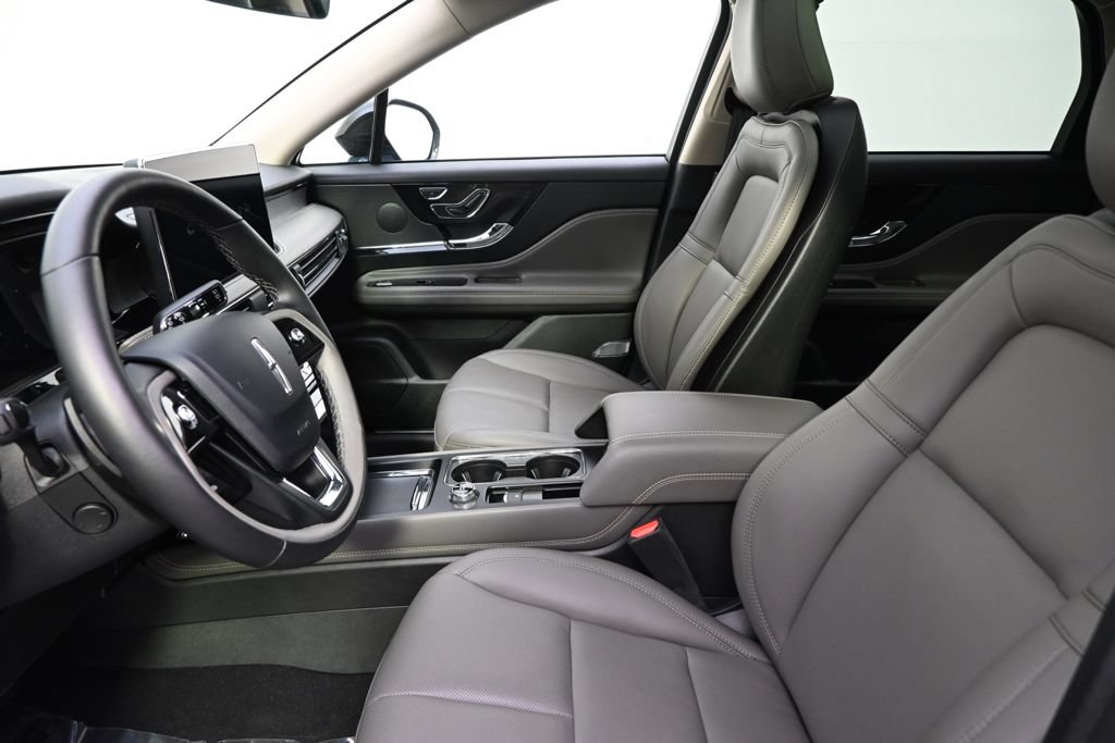 Used 2026 Lincoln Corsair Premiere AWD/4WD image 13