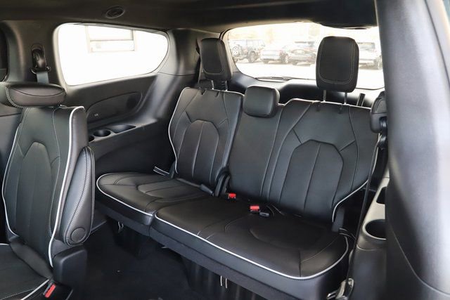 New 2026 Chrysler Pacifica Limited w/ S Appearance Package image 19