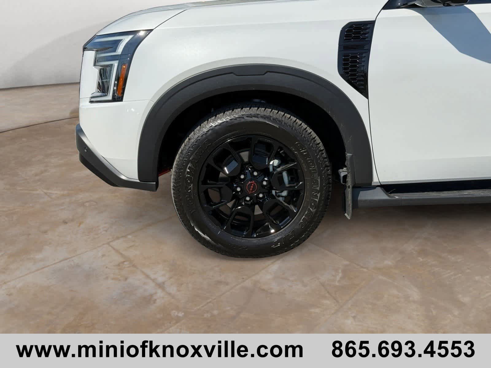 Used 2025 Nissan Armada PRO-4X AWD/4WD image 9