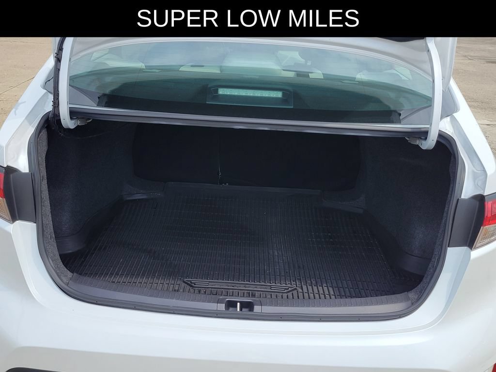 Used 2025 Toyota Corolla LE FWD image 6