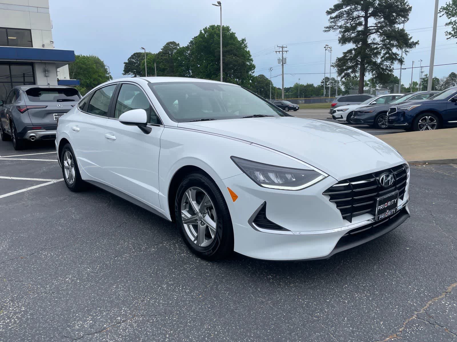 Used 2022 Hyundai Sonata SE w/ Preferred Accessory Package FWD image 7