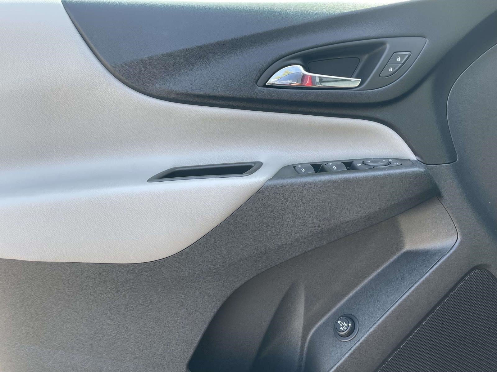 Used 2023 Chevrolet Equinox LT FWD image 17