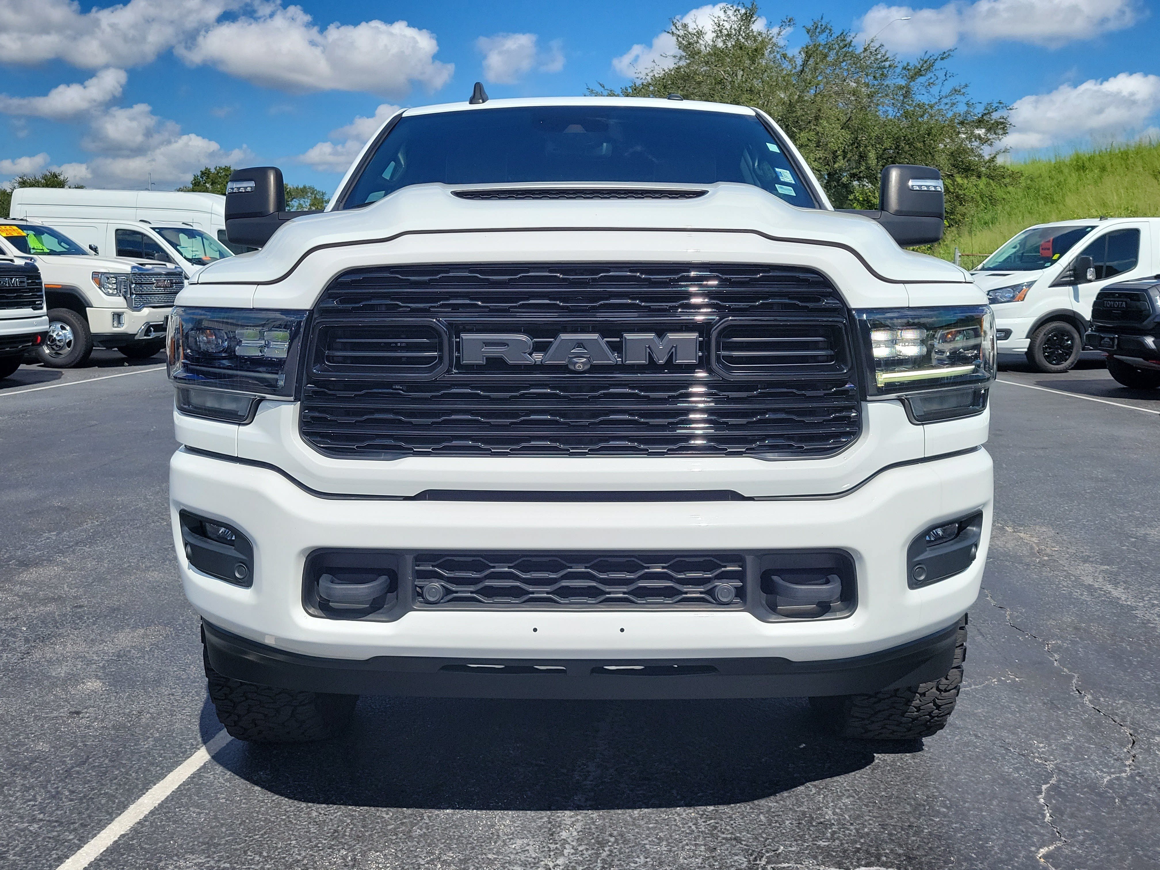Used 2024 RAM 2500 Limited AWD/4WD image 2