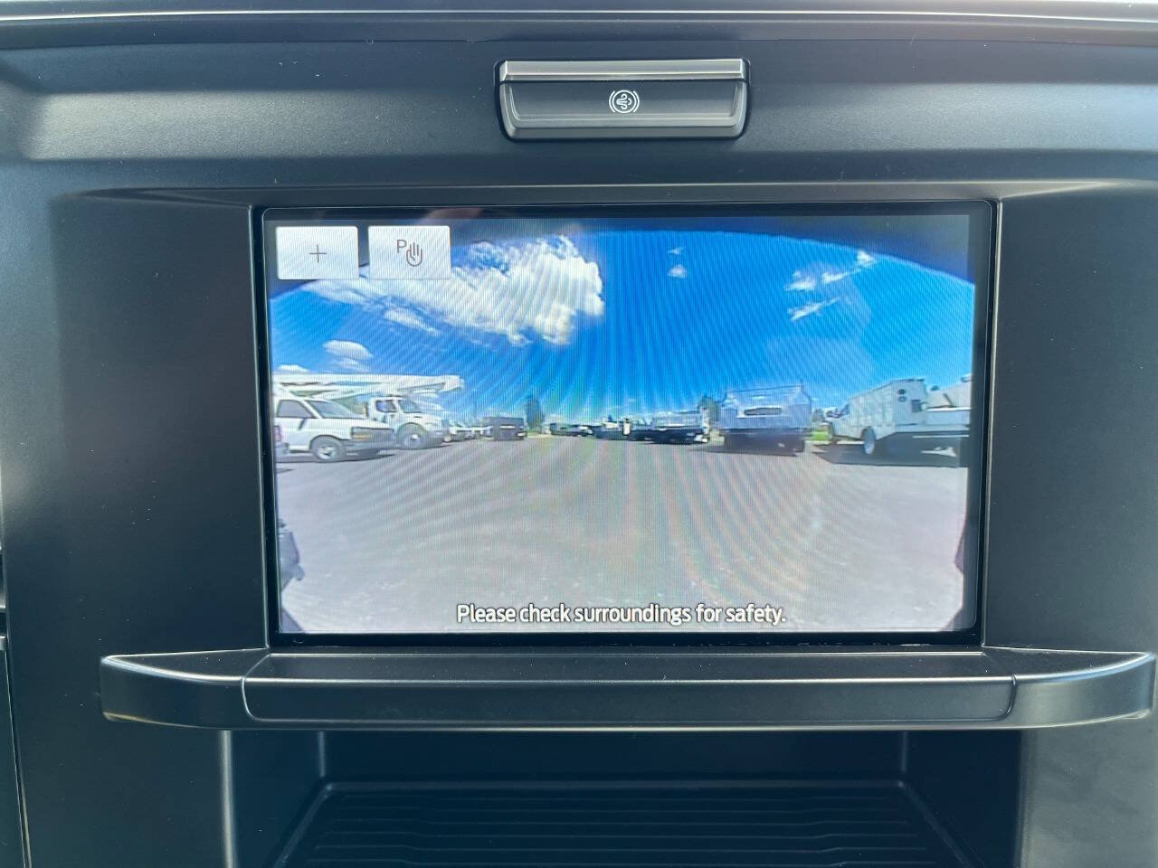Used 2025 Ford F550 4x4 Crew Cab Super Duty image 15