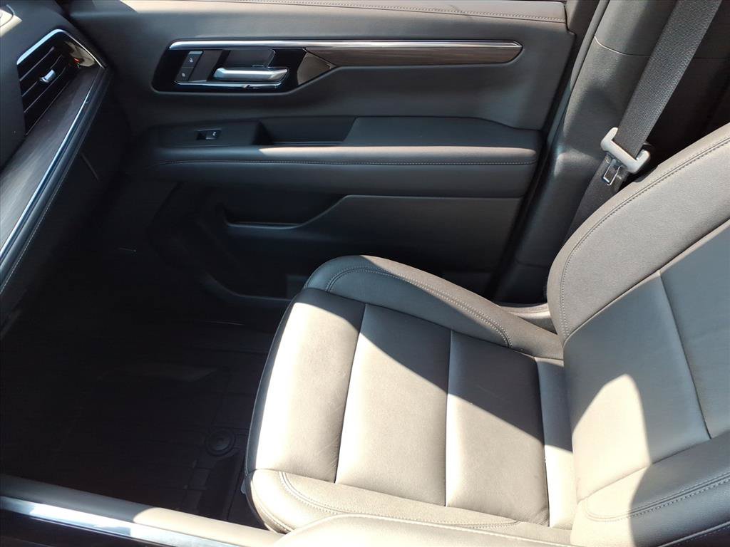 Used 2025 Chevrolet Tahoe Z71 w/ Comfort Package AWD/4WD image 34