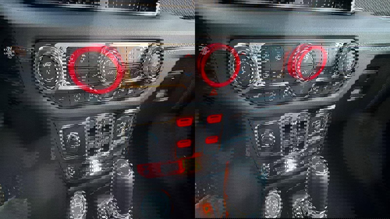 Used 2025 Jeep Gladiator Rubicon AWD/4WD image 24