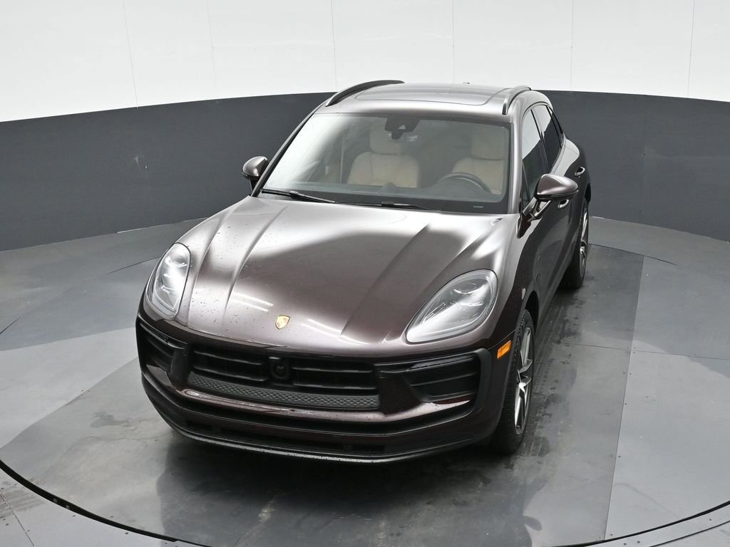 Certified 2025 Porsche Macan image 33