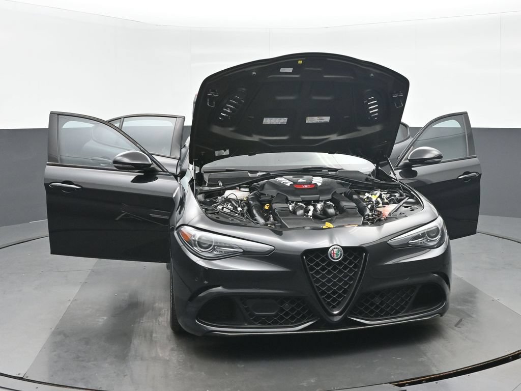 Used 2022 Alfa Romeo Giulia Quadrifoglio RWD image 44
