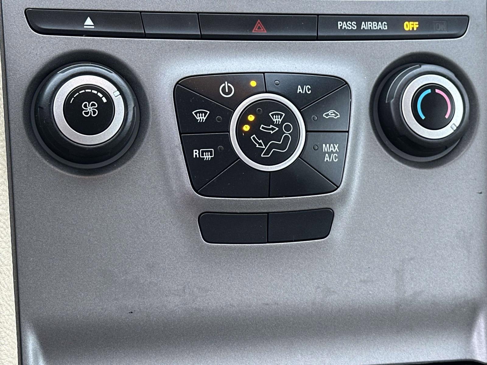 Used 2017 Ford Taurus SE image 12