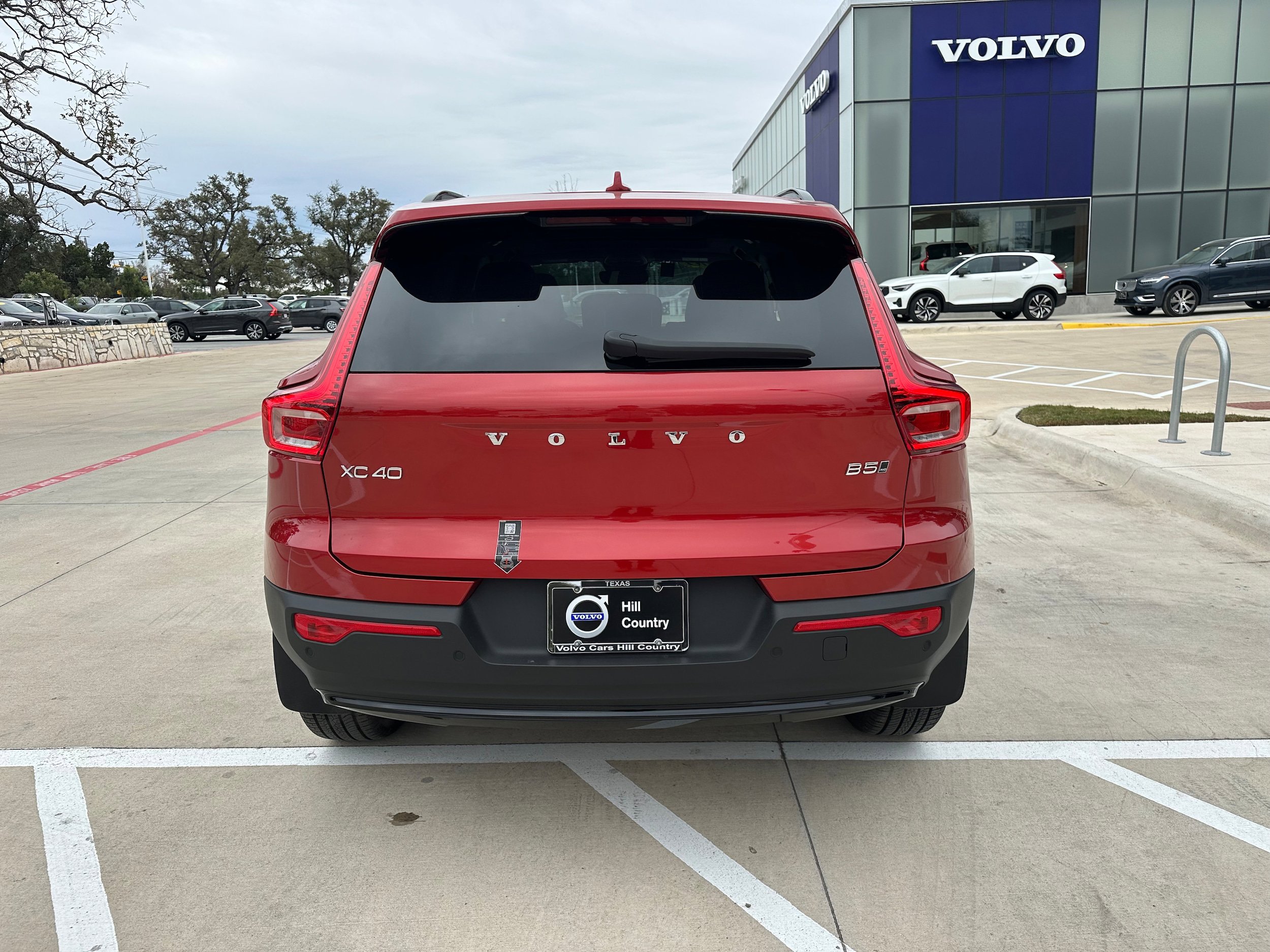 Certified 2024 Volvo XC40 B5 Ultimate w/ Protection Package Premier AWD/4WD image 5