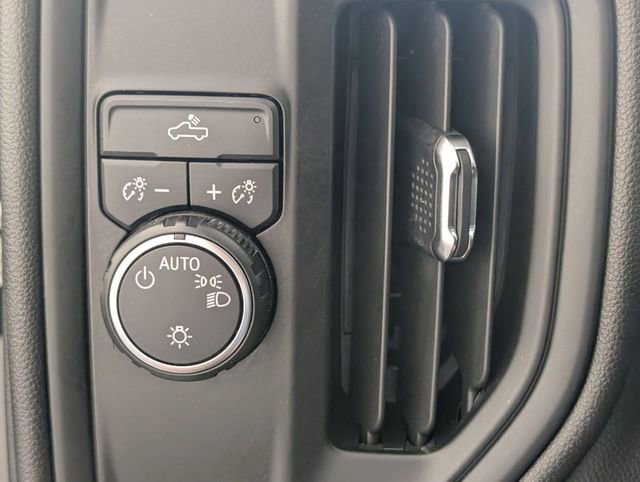 Used 2022 Chevrolet Silverado 1500 Custom image 14