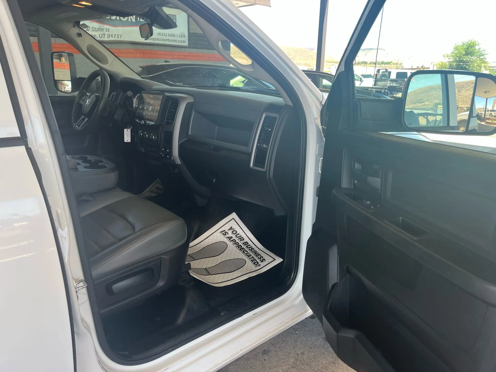 Used 2017 RAM 3500 Tradesman w/ Chrome Appearance Group image 26