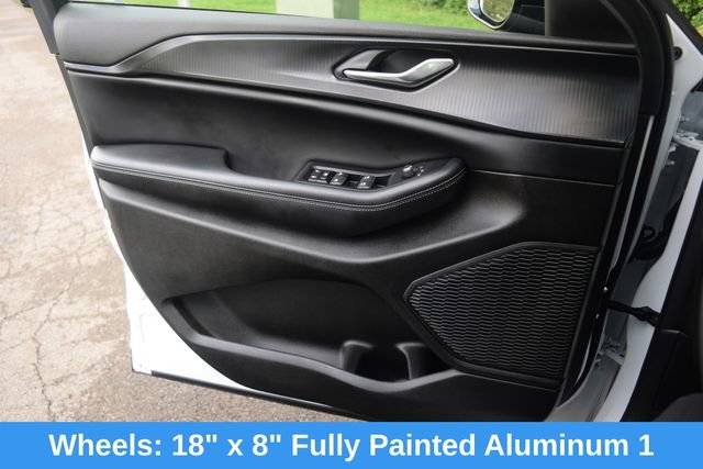 Used 2024 Jeep Grand Cherokee Altitude AWD/4WD image 18