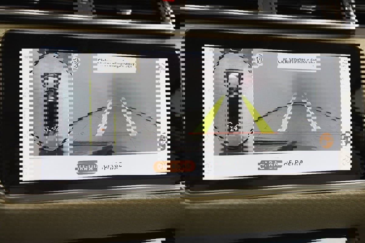 Used 2021 Land Rover Range Rover Velar R-Dynamic S image 10