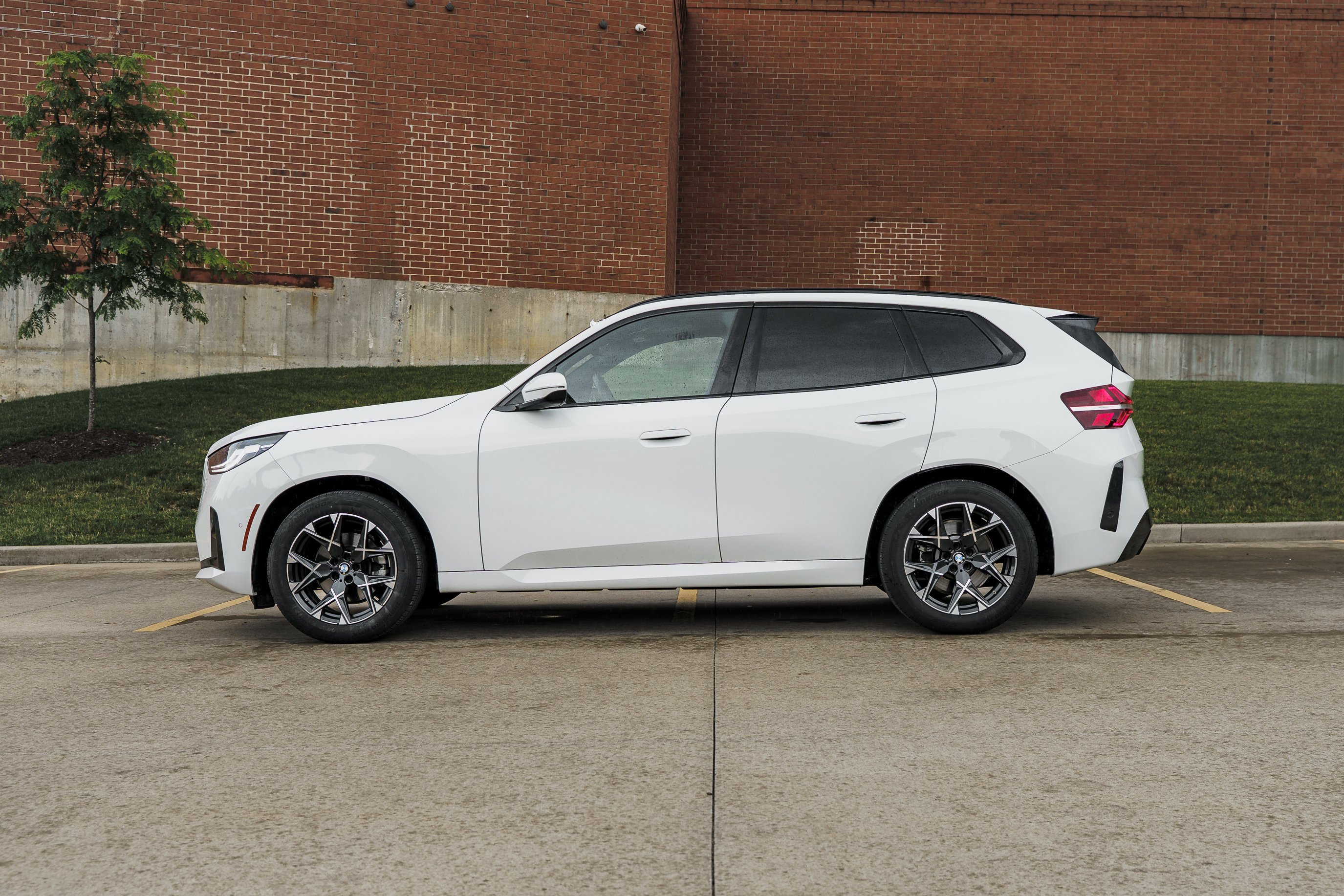 Used 2025 BMW X3 xDrive30i w/ M Sport Package AWD/4WD image 6