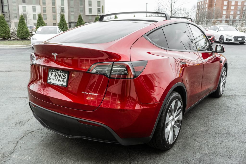 Used 2024 Tesla Model Y Long Range image 37