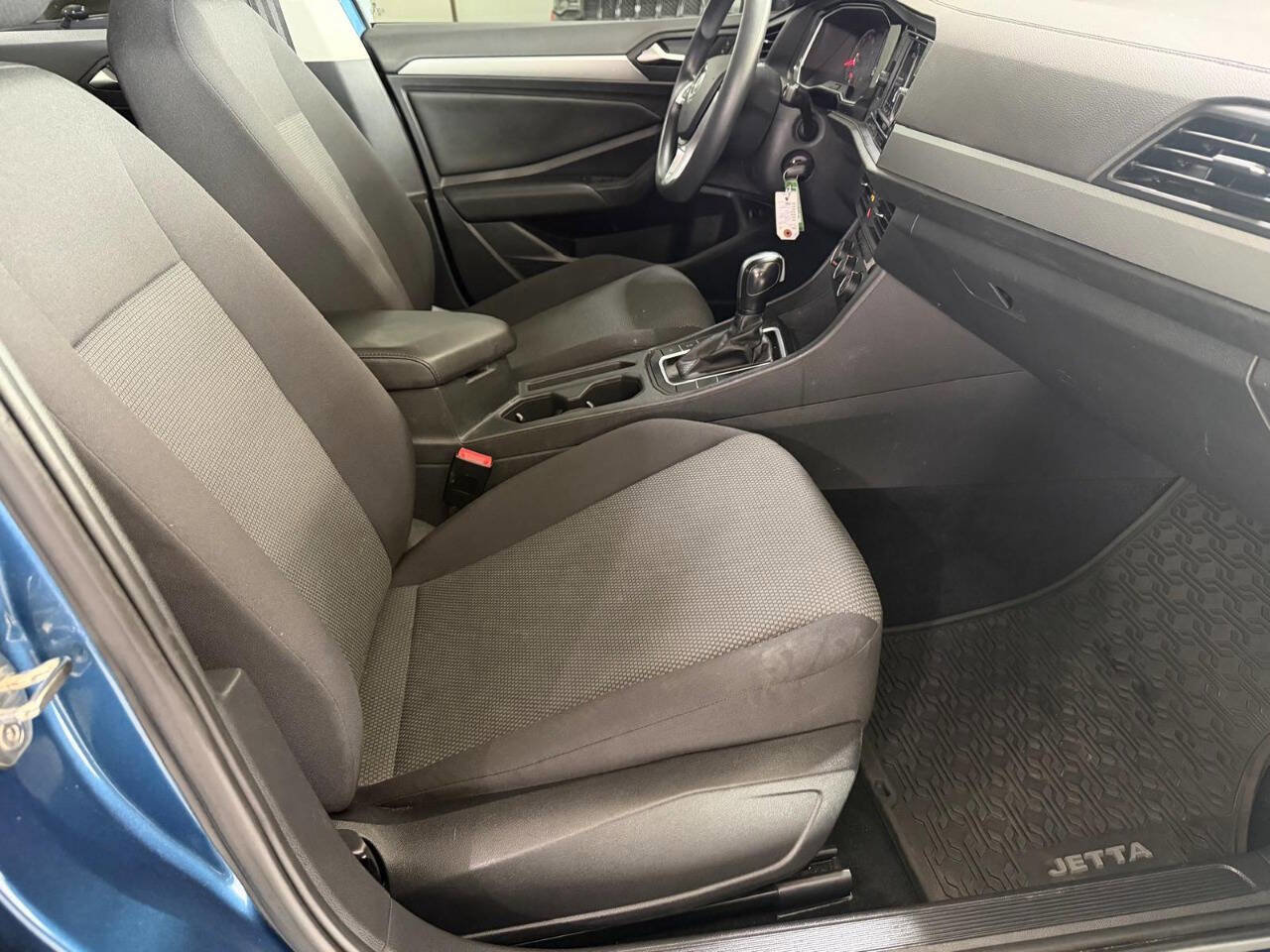 Used 2020 Volkswagen Jetta SE image 26