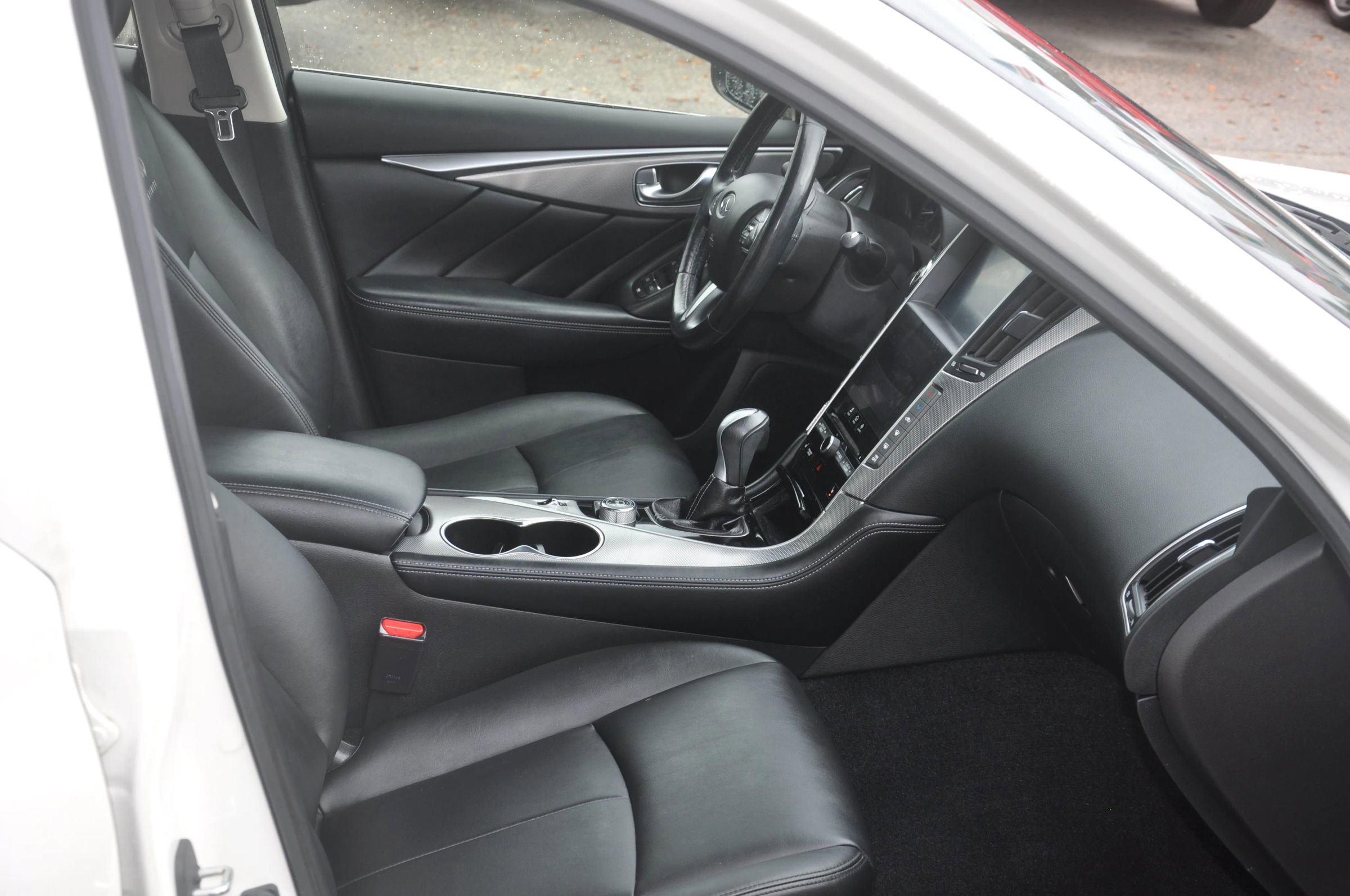 Used 2014 INFINITI Q50 Premium w/ Navigation Package image 26