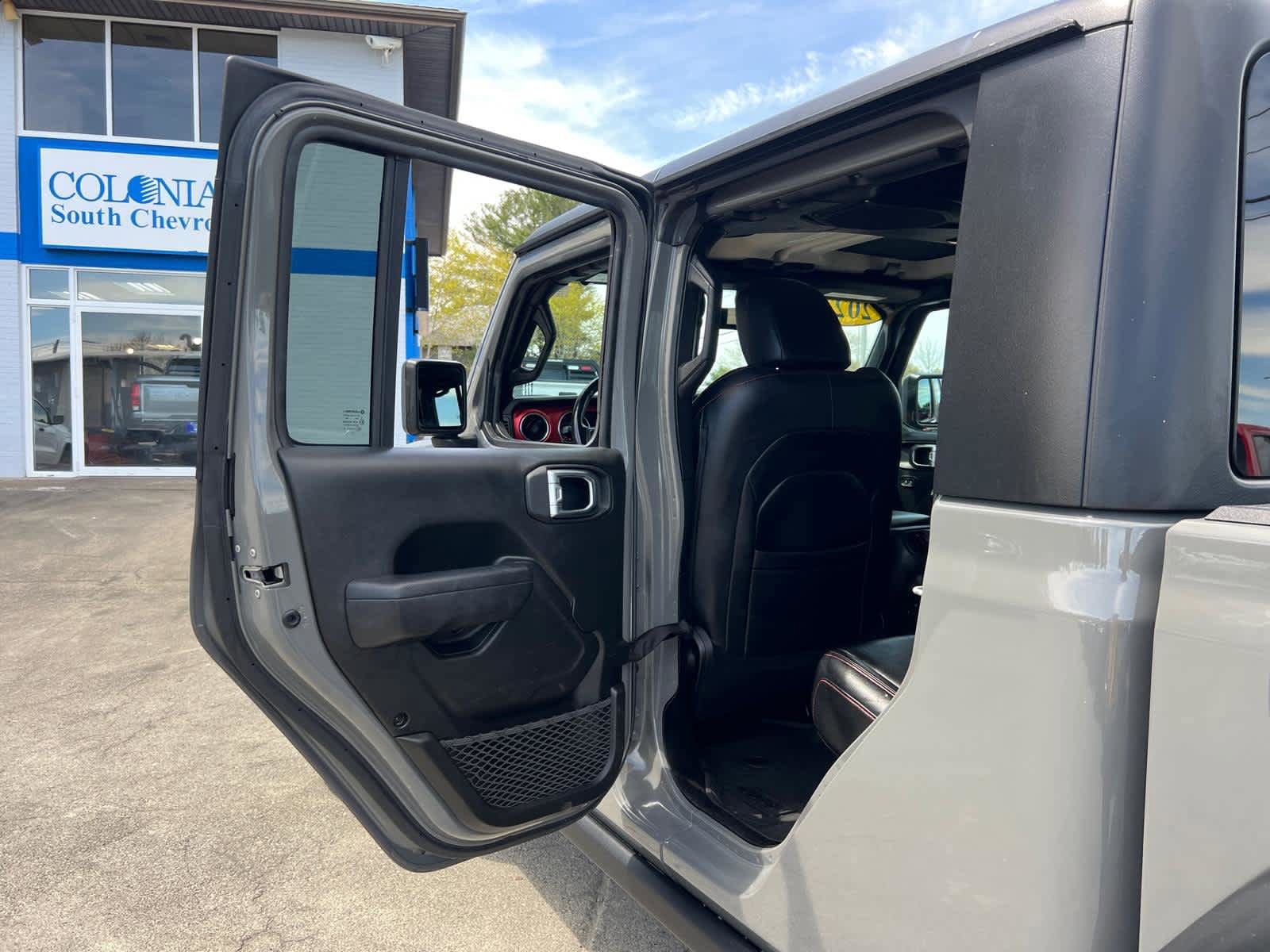 Used 2022 Jeep Gladiator Rubicon w/ LED Lighting Group AWD/4WD image 31
