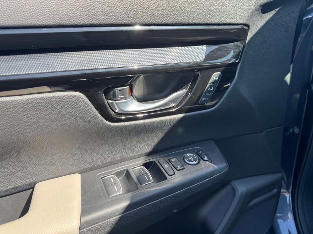 Used 2023 Honda CR-V EX-L image 3