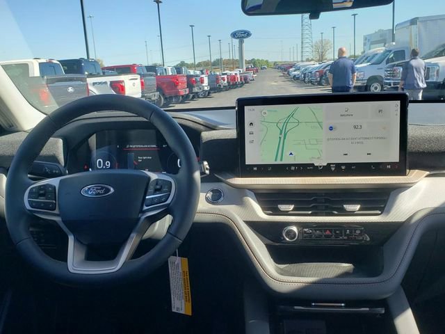 New 2025 Ford Explorer Active w/ Active Comfort Package image 12